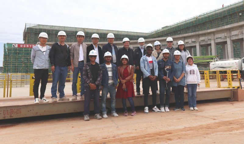 【清廉西林】国际学院组织教师及留学生代表参观石林新校区建设