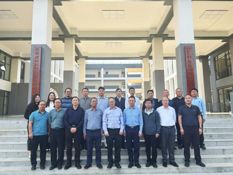 湖北省潜江市领导一行到我校看望杜官本院士