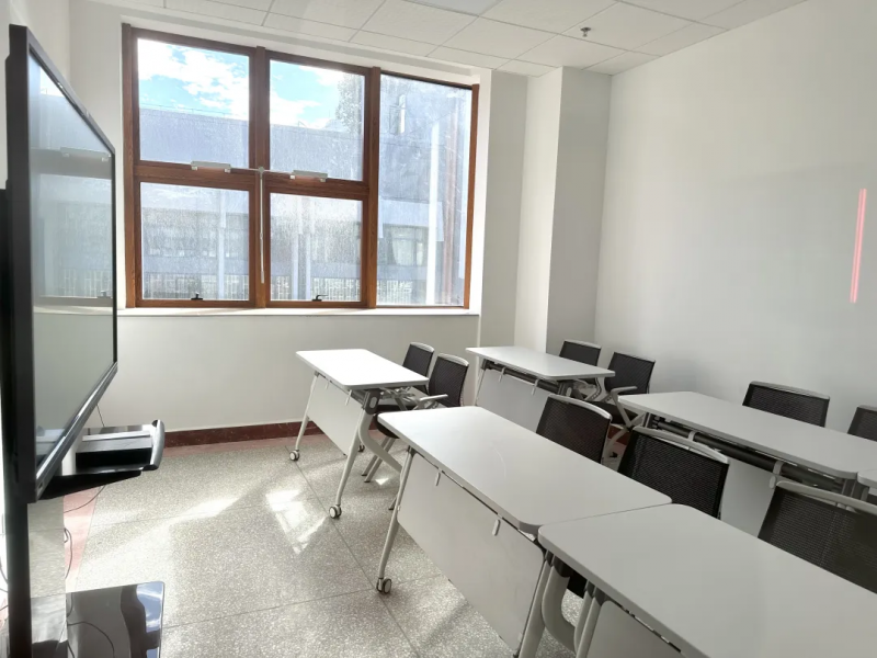 智华楼“一站式”学生社区研修中心试运行