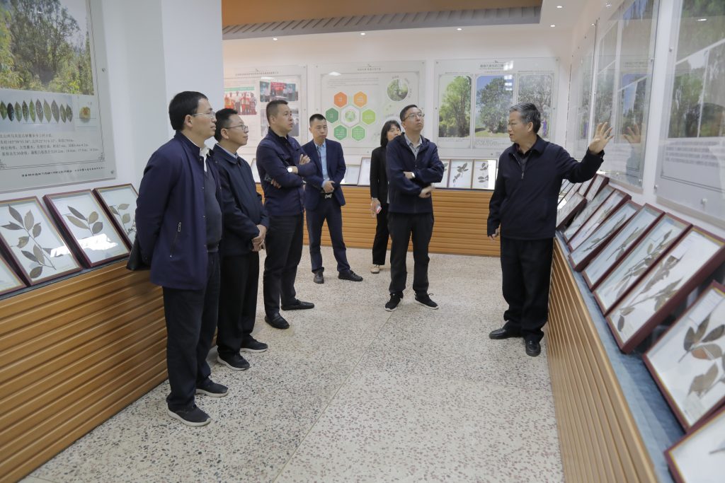 西双版纳州委宣传部一行到学校调研交流