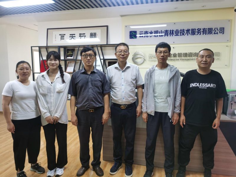 校领导开展访企拓岗促就业工作