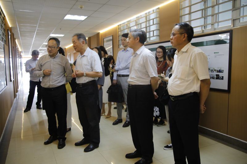 全国“三农”问题著名专家参加我校服务乡村振兴座谈会