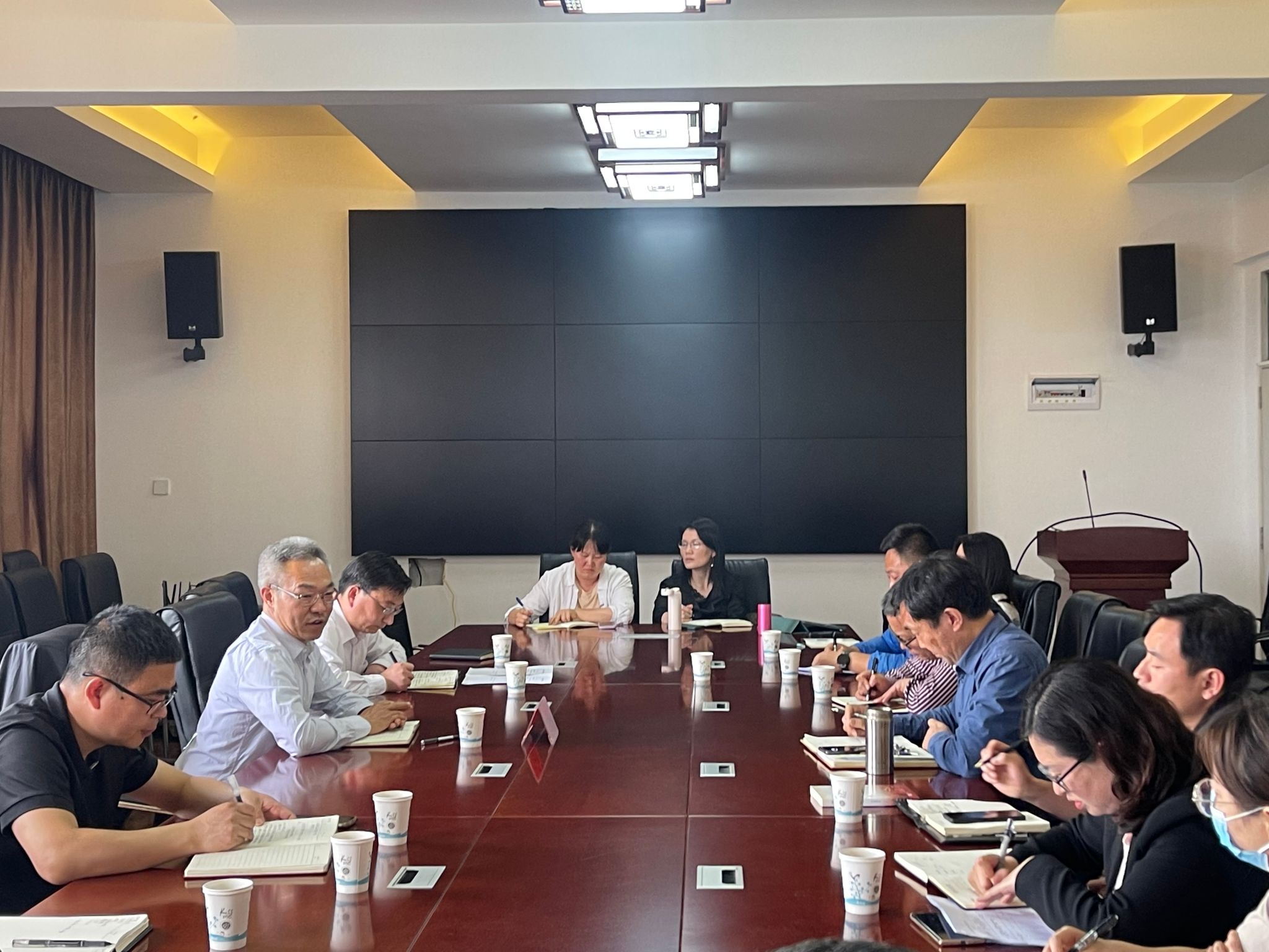 校党委书记周学斌到分管联系部门单位调研绩效工资分配改革工作