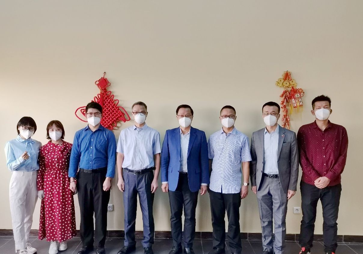 中国驻马里大使陈志宏看望慰问学校孔子学院教师
