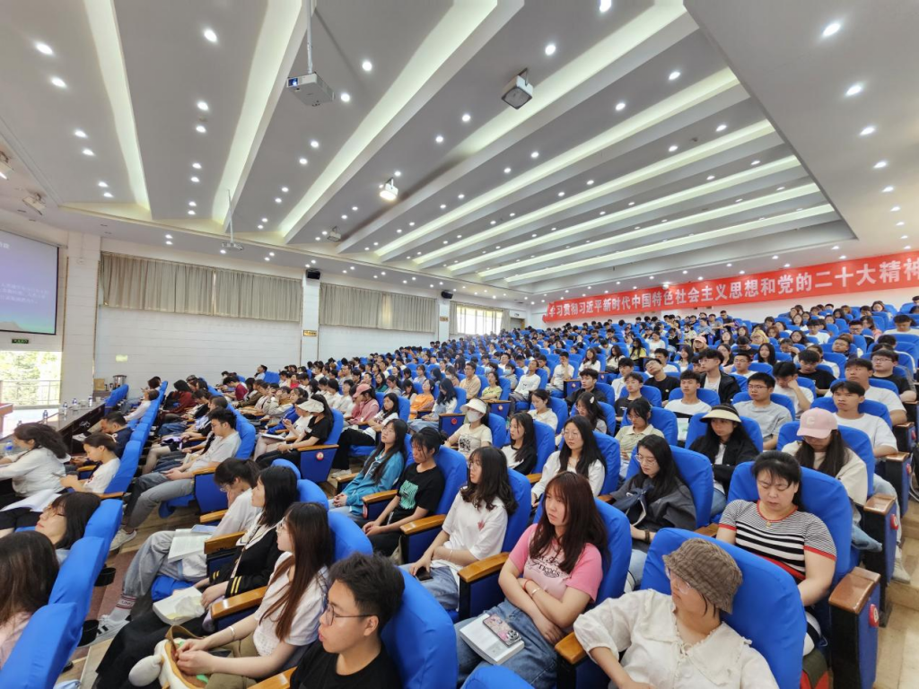 校图书馆举行“2023书香西林暨全民阅读活动” 表彰大会