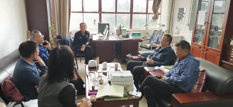 校领导深入学院开展调研