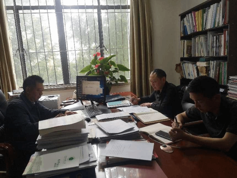 副校长赵龙庆听取财务处2022年度全面从严治党工作中期完成情况报告