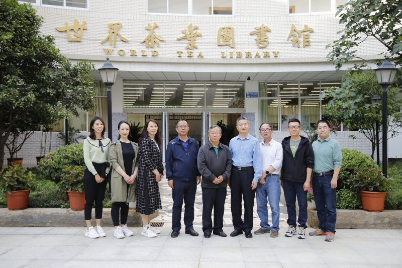 省委宣传部副部长杨润一行到我校调研校报工作