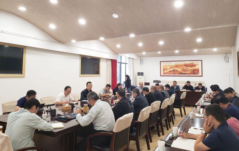 校领导主持召开分管部门和联系学院工作联席会议