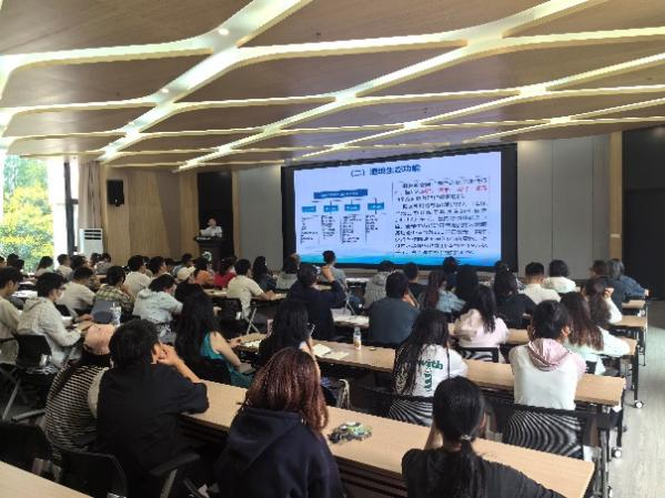 西南林业大学邀请中国湿地保护协会副会长程良司长到校作专题报告